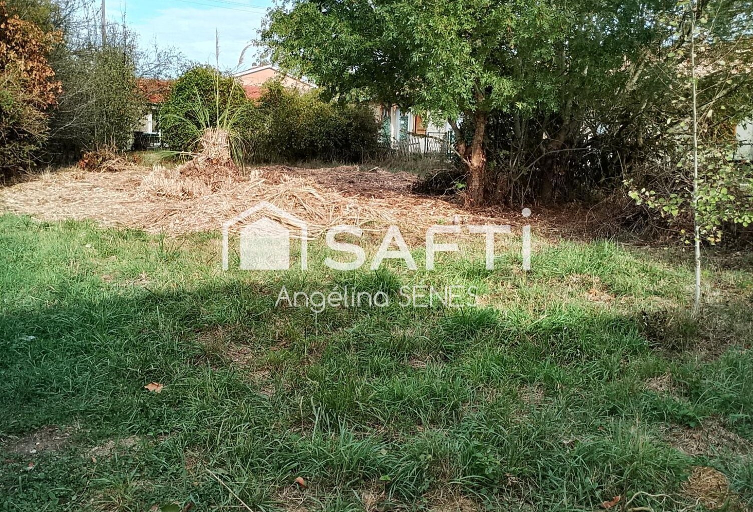 Terrain plein centre de Blaye — photo 1