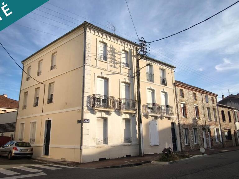 Immeuble avec 4 appartements et cave — photo 1
