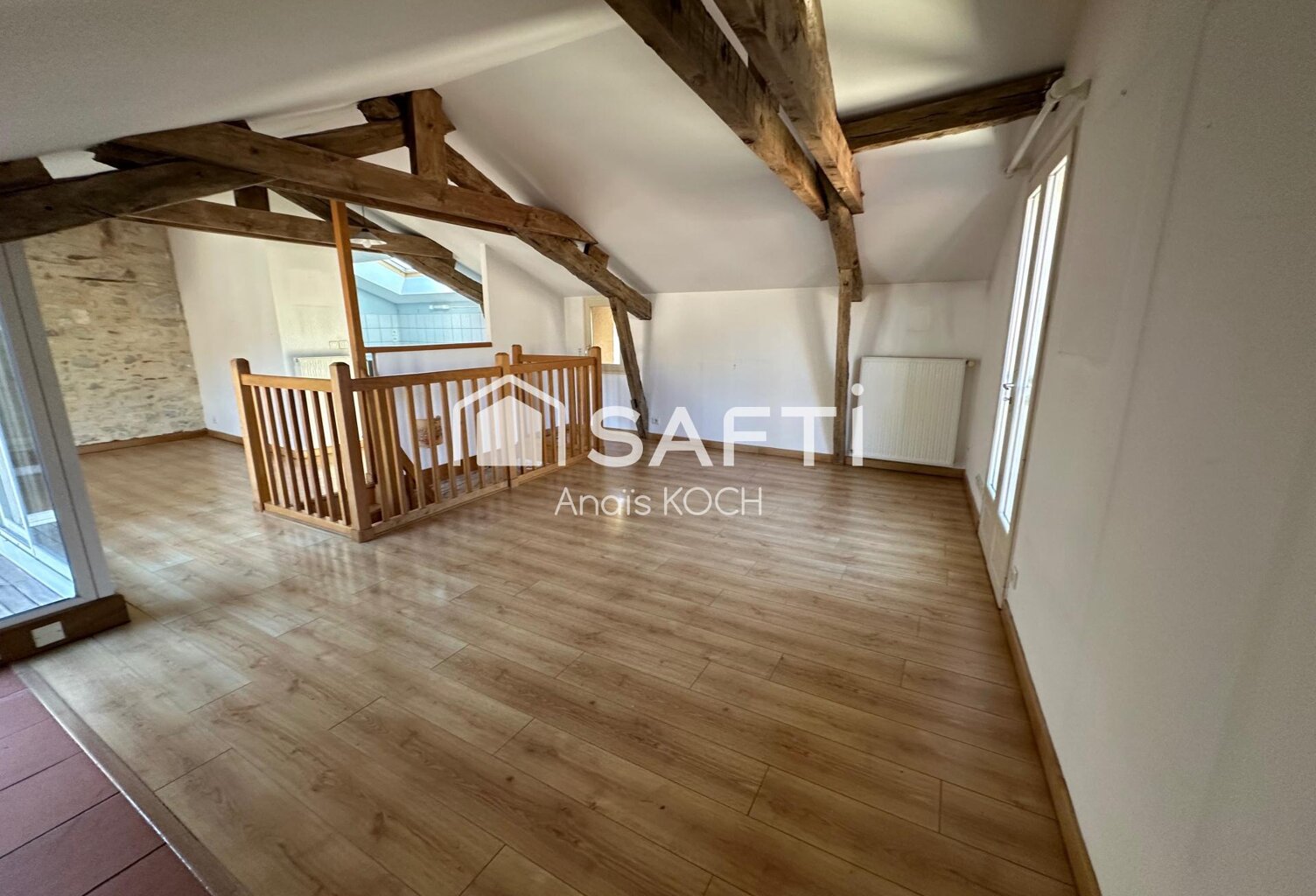 Maison de caractère avec terrasse et garage — photo 1