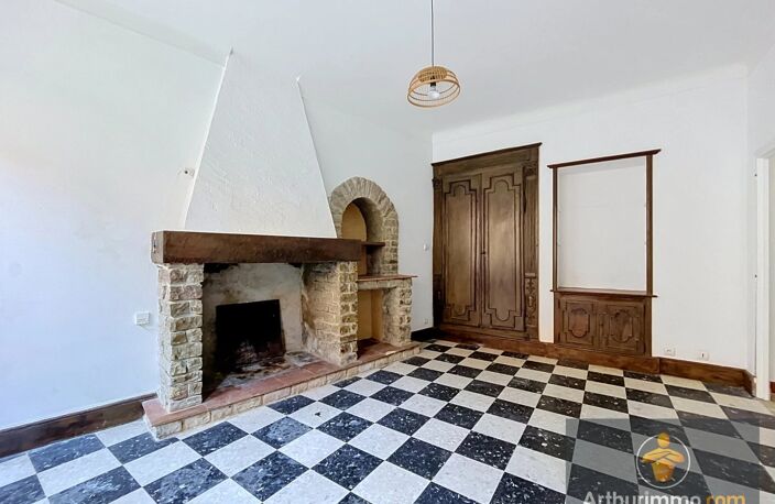 MAISON A LOUER CENTRE VILLE DU BUGUE — photo 2