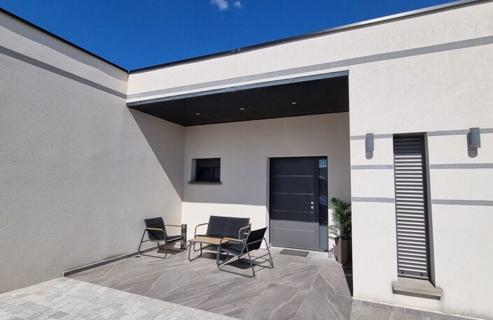 Villa — photo 5