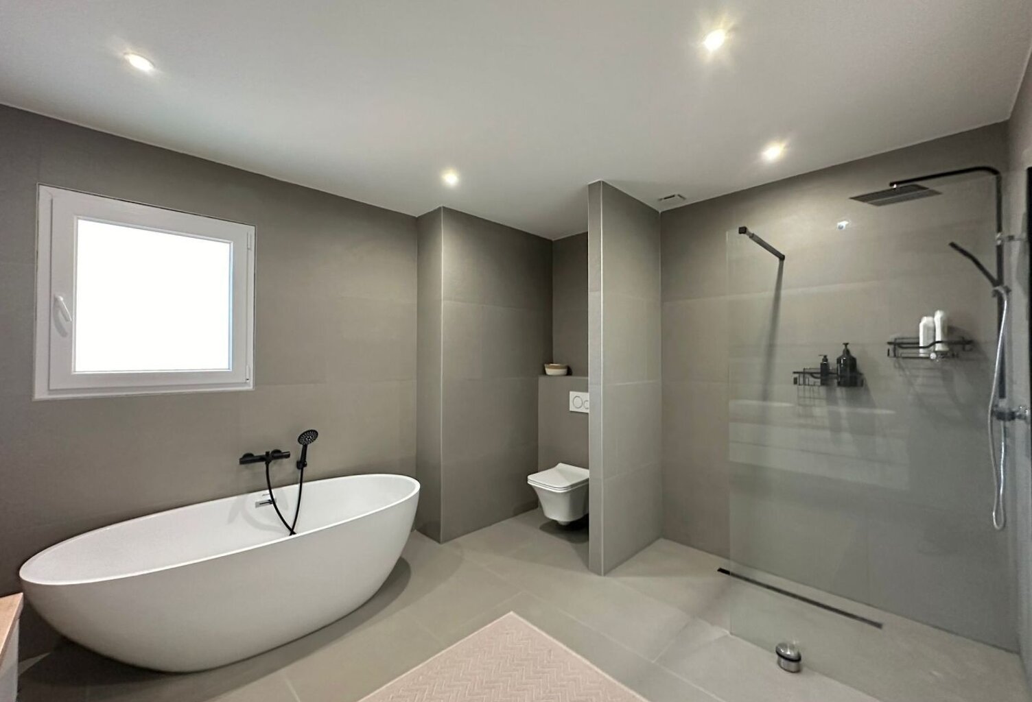 Villa — photo 1