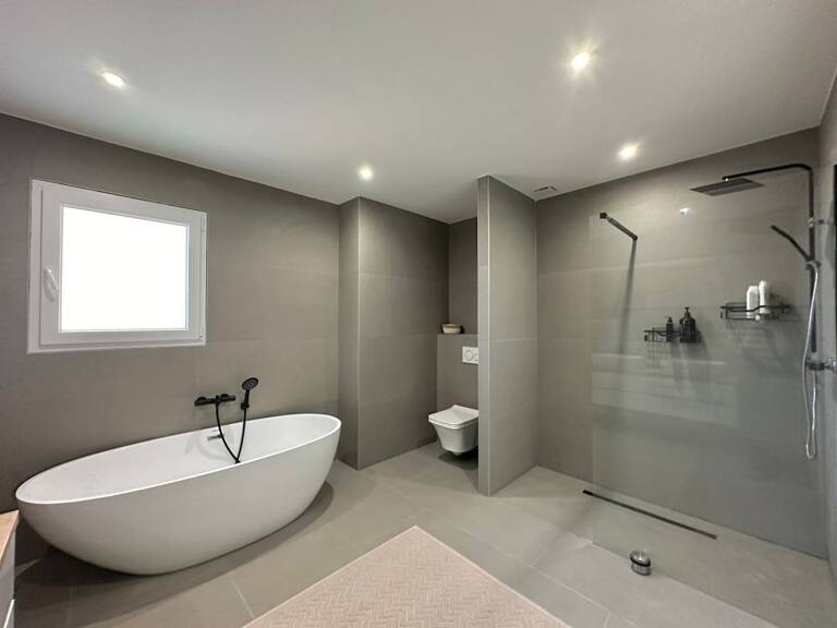 Villa — photo 1