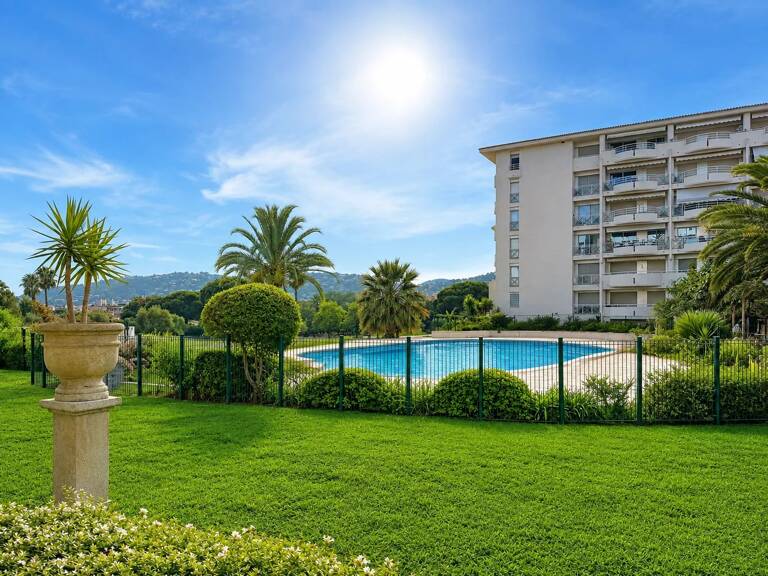 JUAN LES PINS - APPARTEMENT TYPE 5 PIÈCES  102M2 - PISCINE - PARC — photo 1