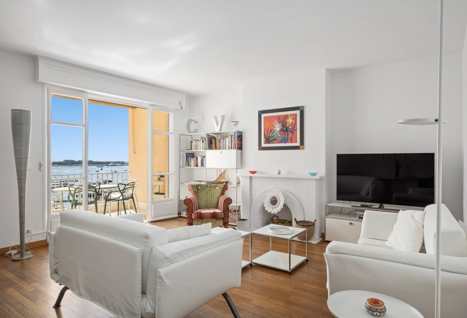CANNES LE SUQUET – APPARTEMENT DE CHARME AVEC TERRASSE ET VUE MER PANORAMIQUE — photo 1