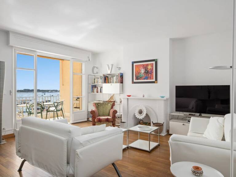 CANNES LE SUQUET – APPARTEMENT DE CHARME AVEC TERRASSE ET VUE MER PANORAMIQUE — photo 1