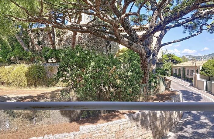 CANNES LE SUQUET – APPARTEMENT DE CHARME AVEC TERRASSE ET VUE MER PANORAMIQUE — photo 3