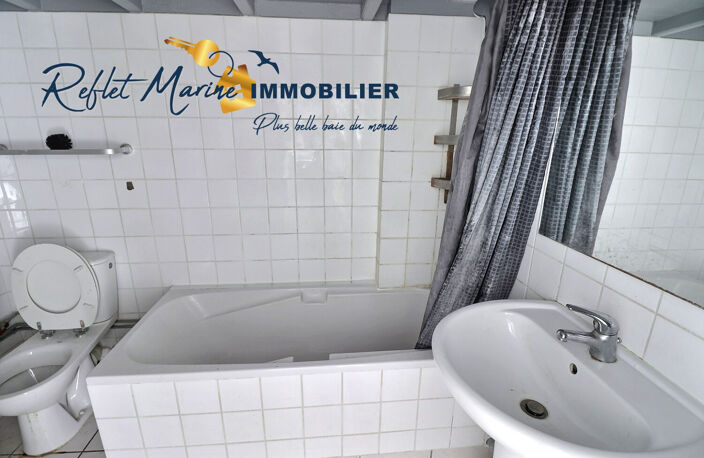 LA CIOTAT STUDIO AVEC CHAMBRE MEZZANINE — photo 4