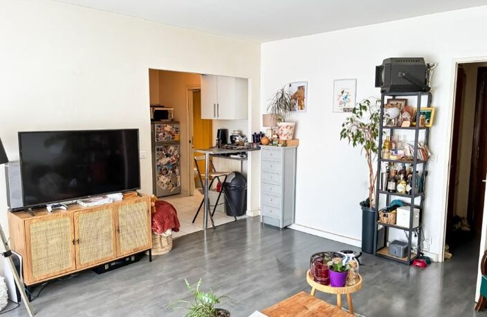 PARIS XIII ème APPARTEMENT – T2 – AVEC BAIL LOCATION LOGEMENT NU - AVEC CAVE — photo 4