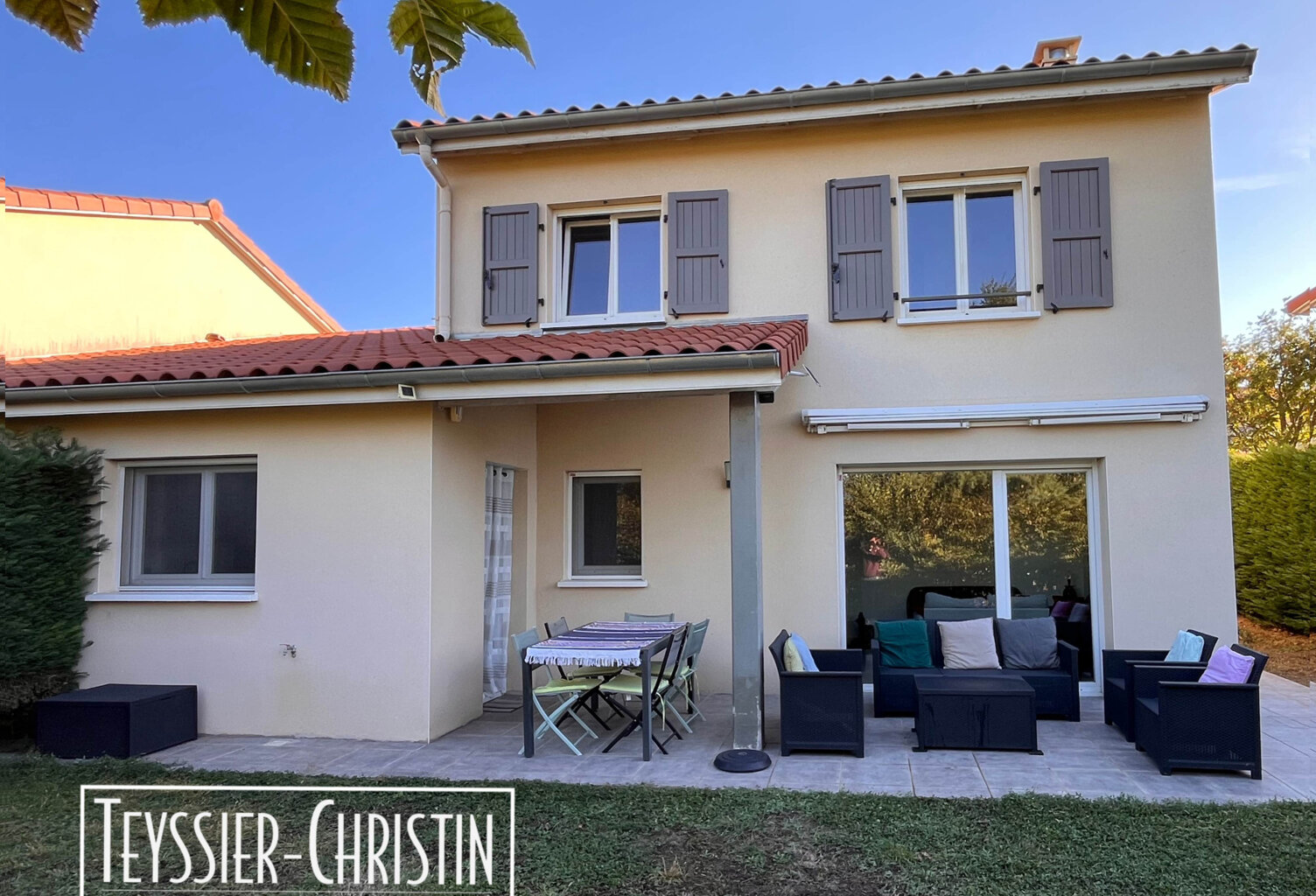 VILLA MORNANT — photo 1