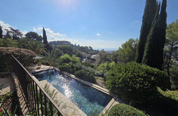 MOUGINS – VILLA AVEC VUE MER PANORAMIQUE, PISCINE ET COUCHERS DE SOLEIL SUR L'ESTÉREL — photo 4