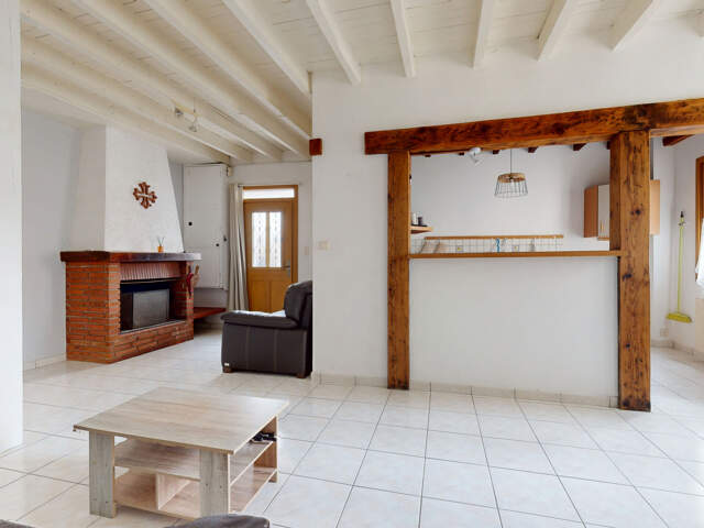 Maison de Village 5 pièces de 100m2 avec grand garage et pat — photo du bien