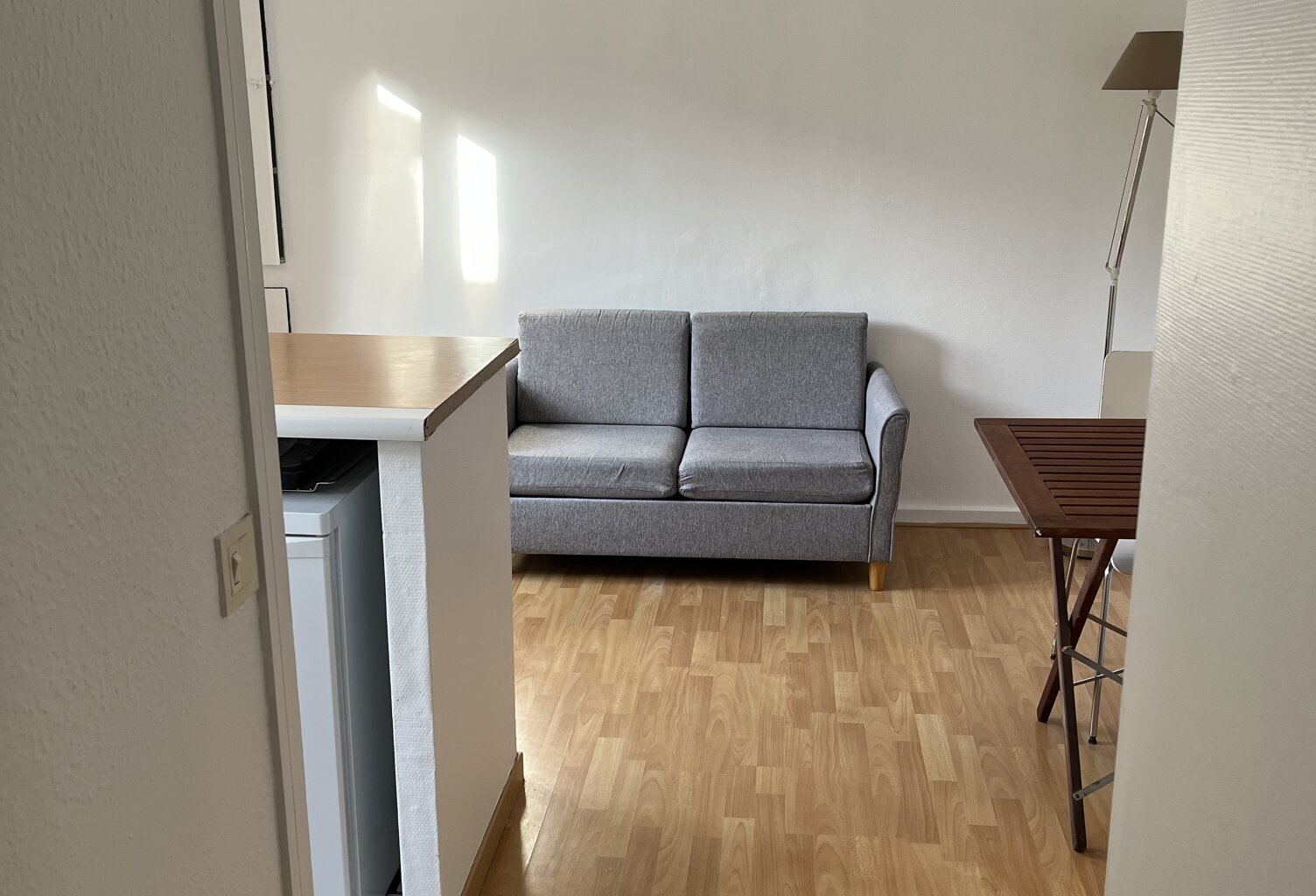appartement 2 pièces vendu loué bail meublé 4ème étage — photo 1