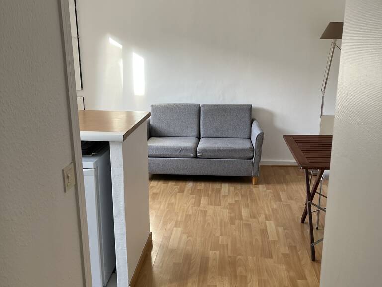 appartement 2 pièces vendu loué bail meublé 4ème étage — photo 1