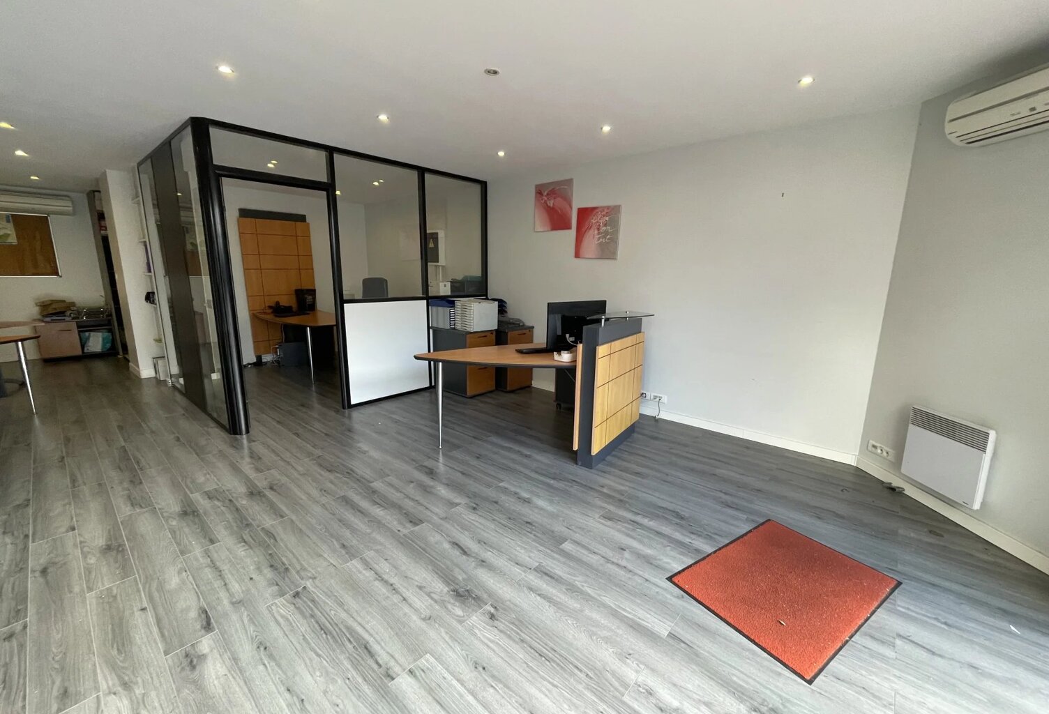 LOCAL COMMERCIAL 56M² - COMBS LA VILLE — photo 1