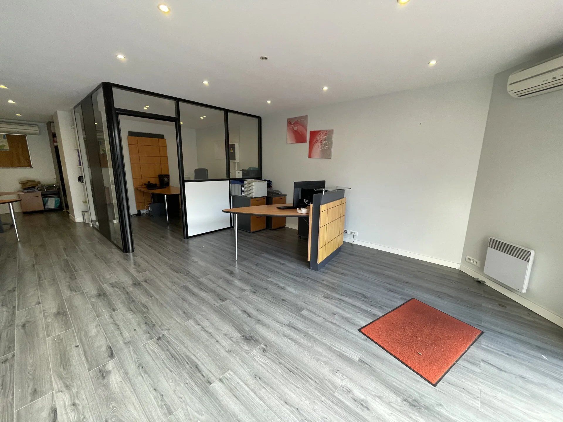 Local commercial 4 pièces 56 m² · à Combs-la-Ville · 56 m² · 1 350 €/mois