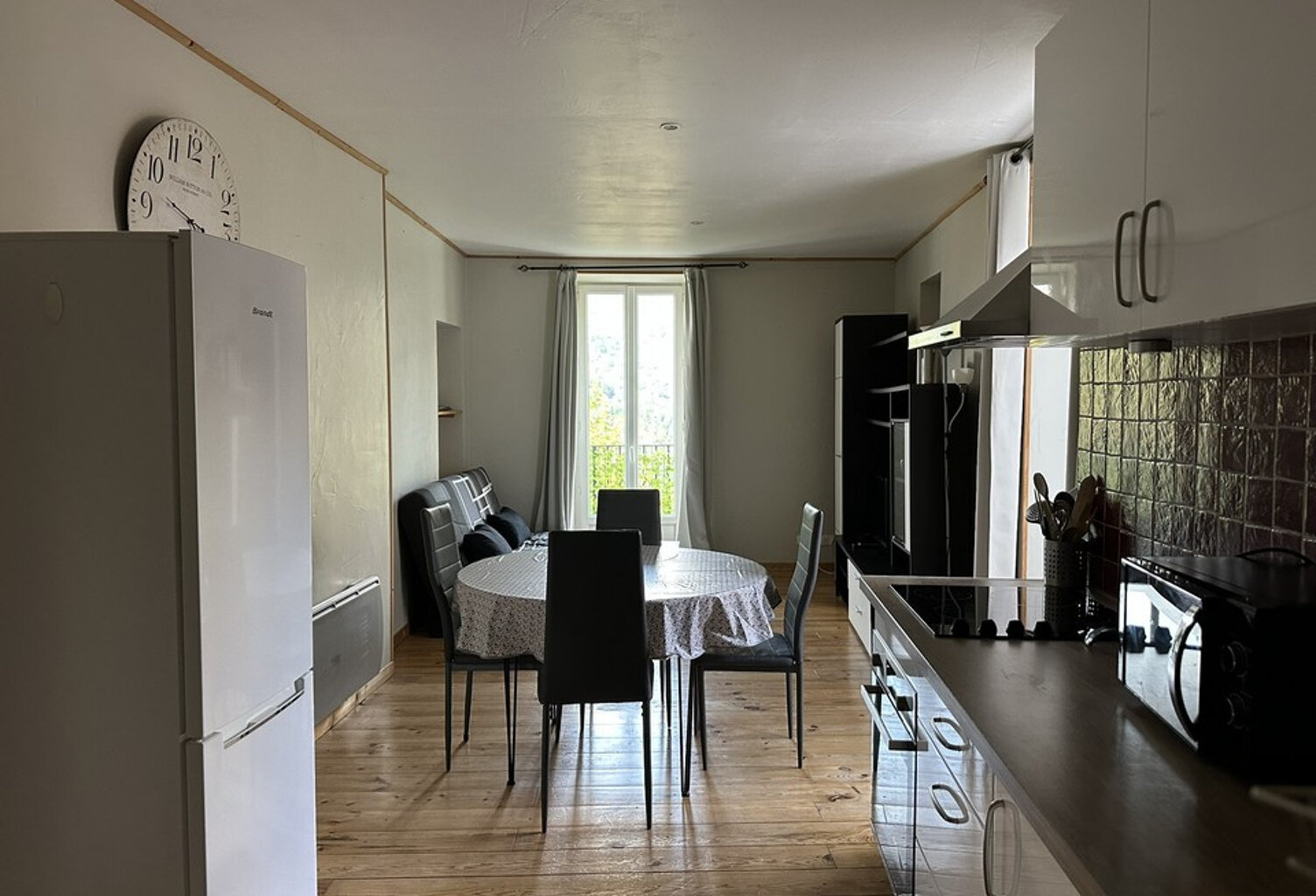Bel appartement 3 pièces avec terrasse vendu meublé — photo 1