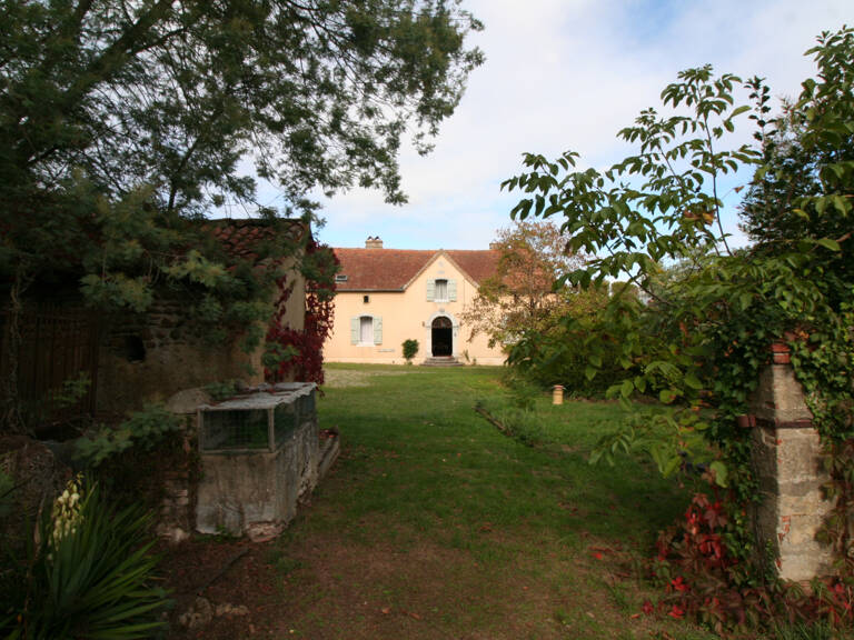 Maison bigourdane XIXe rénovée de 314m2 sur terrain 5 127m2 — photo 1