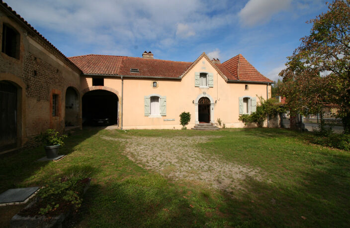 Maison bigourdane XIXe rénovée de 314m2 sur terrain 5 127m2 — photo 2