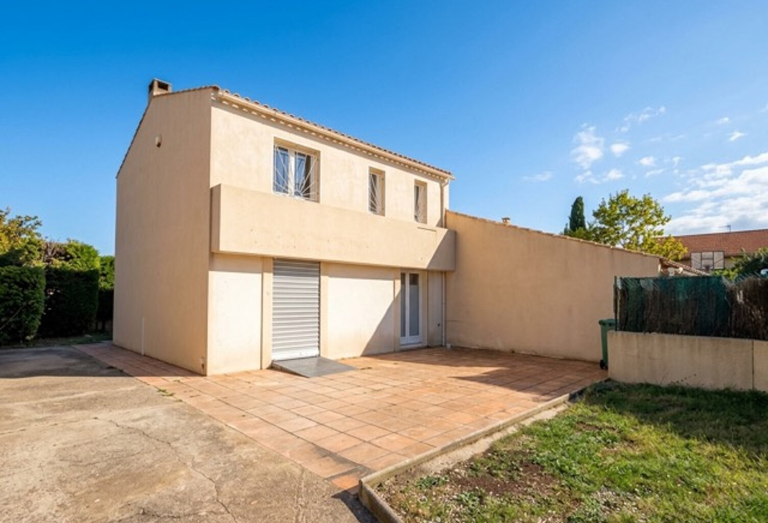 MAISON T6 AVEC JARDIN SUR AIX EN PROVENCE — photo 1