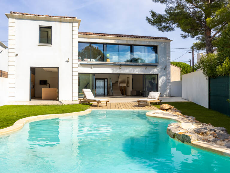 A VENDRE MAISON DE 209m2 AVEC PISCINE - 13012 MARSEILLE — photo 1