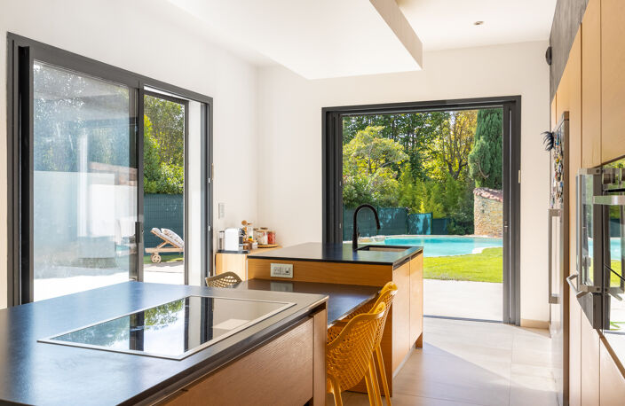 A VENDRE MAISON DE 209m2 AVEC PISCINE - 13012 MARSEILLE — photo 5
