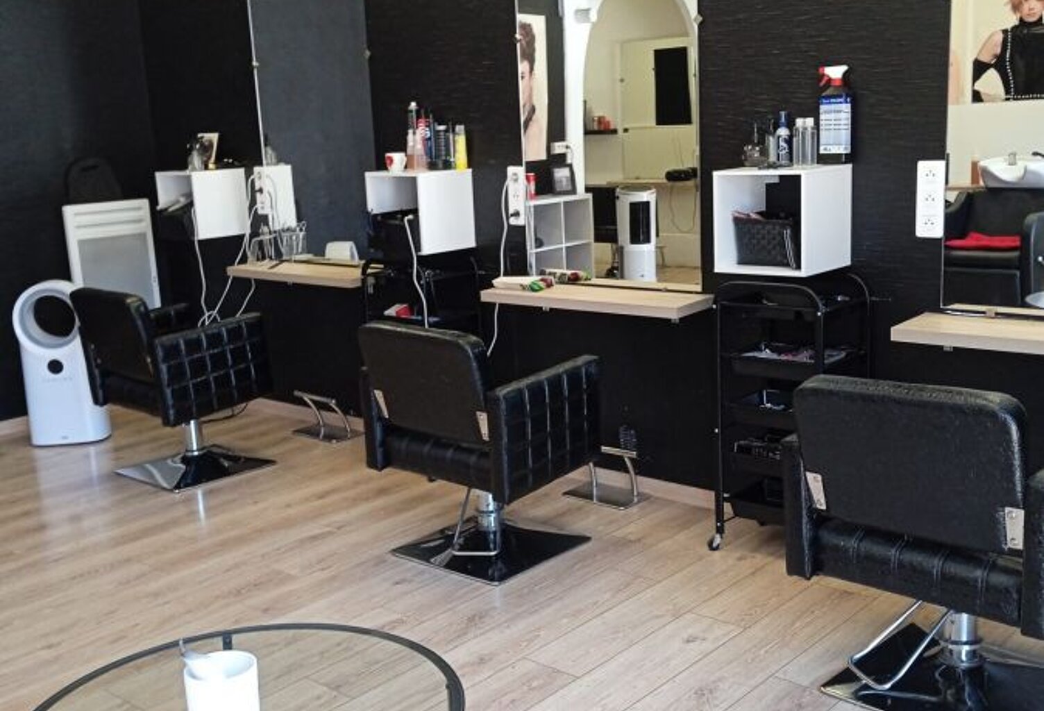 Local commercial Salon de coiffure — photo 1