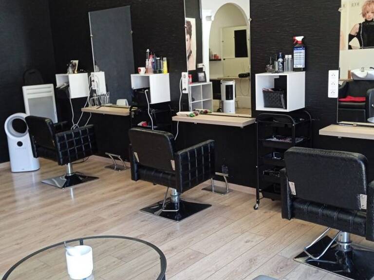 Local commercial Salon de coiffure — photo 1