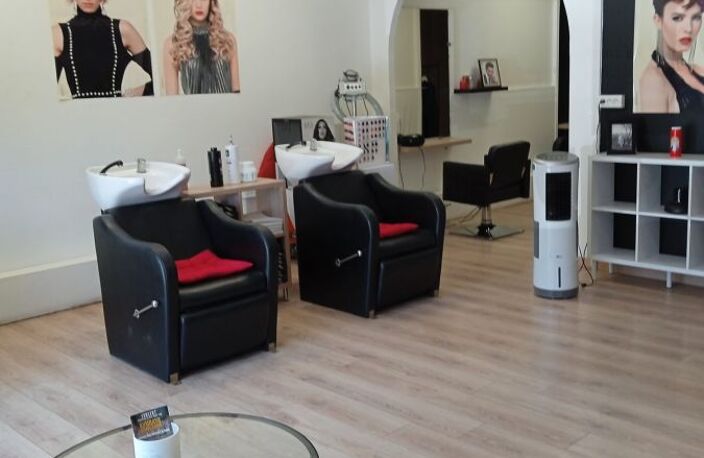 Local commercial Salon de coiffure — photo 3