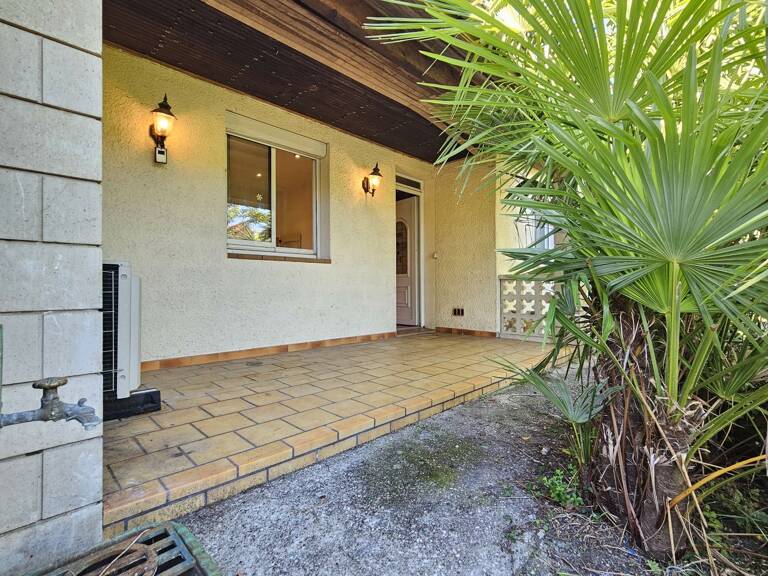 Maison Plain-pied avec jardin, piscine — photo 1