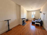OPPORTUNITE !!! Belle rentabilité pour cet immeuble avec deux appartements spacieux et un local commercial — photo 2