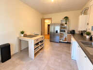 OPPORTUNITE !!! Belle rentabilité pour cet immeuble avec deux appartements spacieux et un local commercial — photo 4
