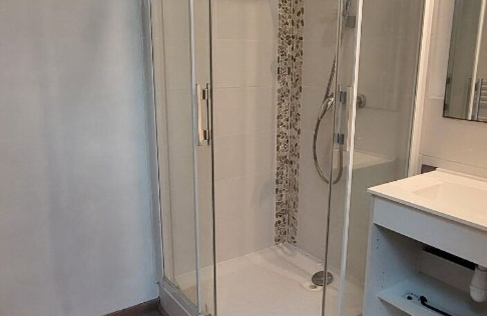 Location appartement 2 pièces 31 m² à Montmerle-sur-Saône (01090) — photo 4