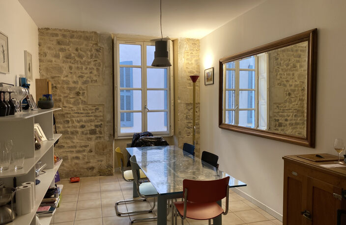 P3 Traversant avec terrasse et cave Nîmes centre ville — photo 2