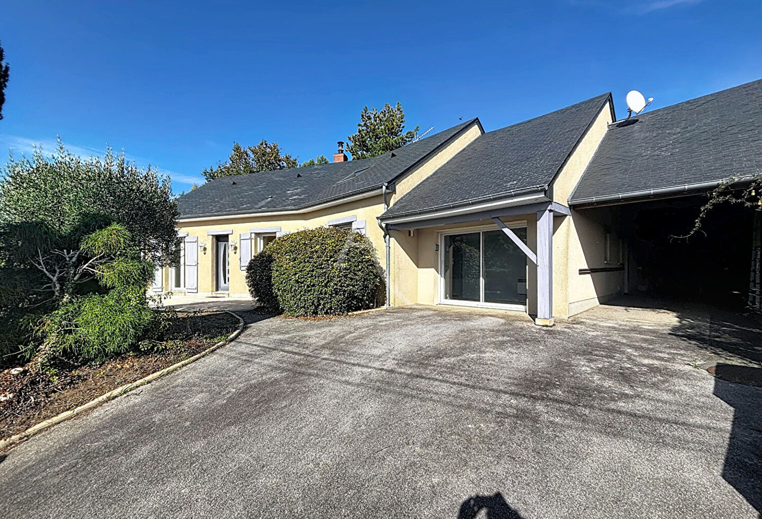 Maison - vie de plain pied - Château-Gontier Sur Mayenne - 4 chambres - 159 m2 — photo 1