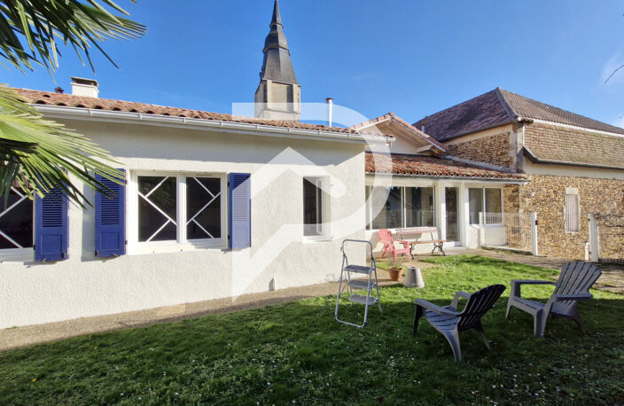 Ensemble immobilier de caractère, avec piscine, gîte et dépendance TILH — photo 3