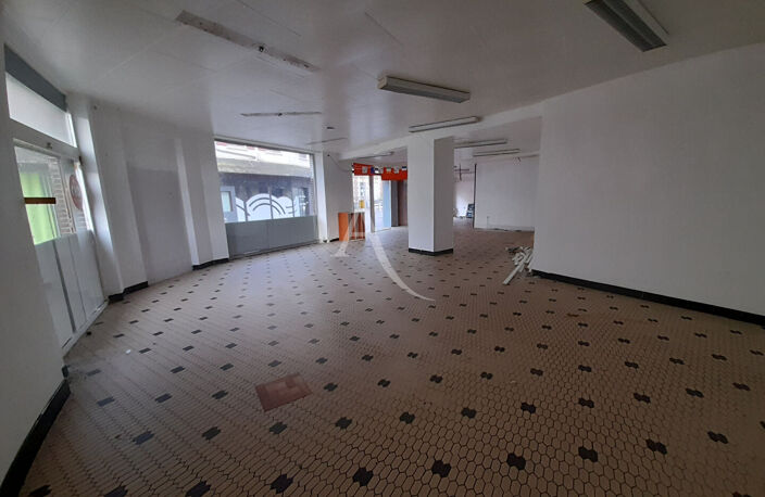 Local commercial  206.45 m2 — photo 2