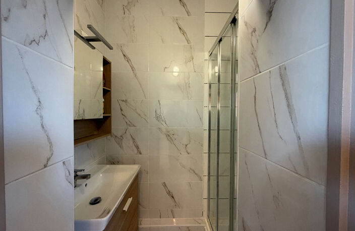 APPARTEMENT MEUBLÉ 1PIÈCE(S) 21.97M2 - CHARLEVILLE-MÉZIÈRES — photo 4