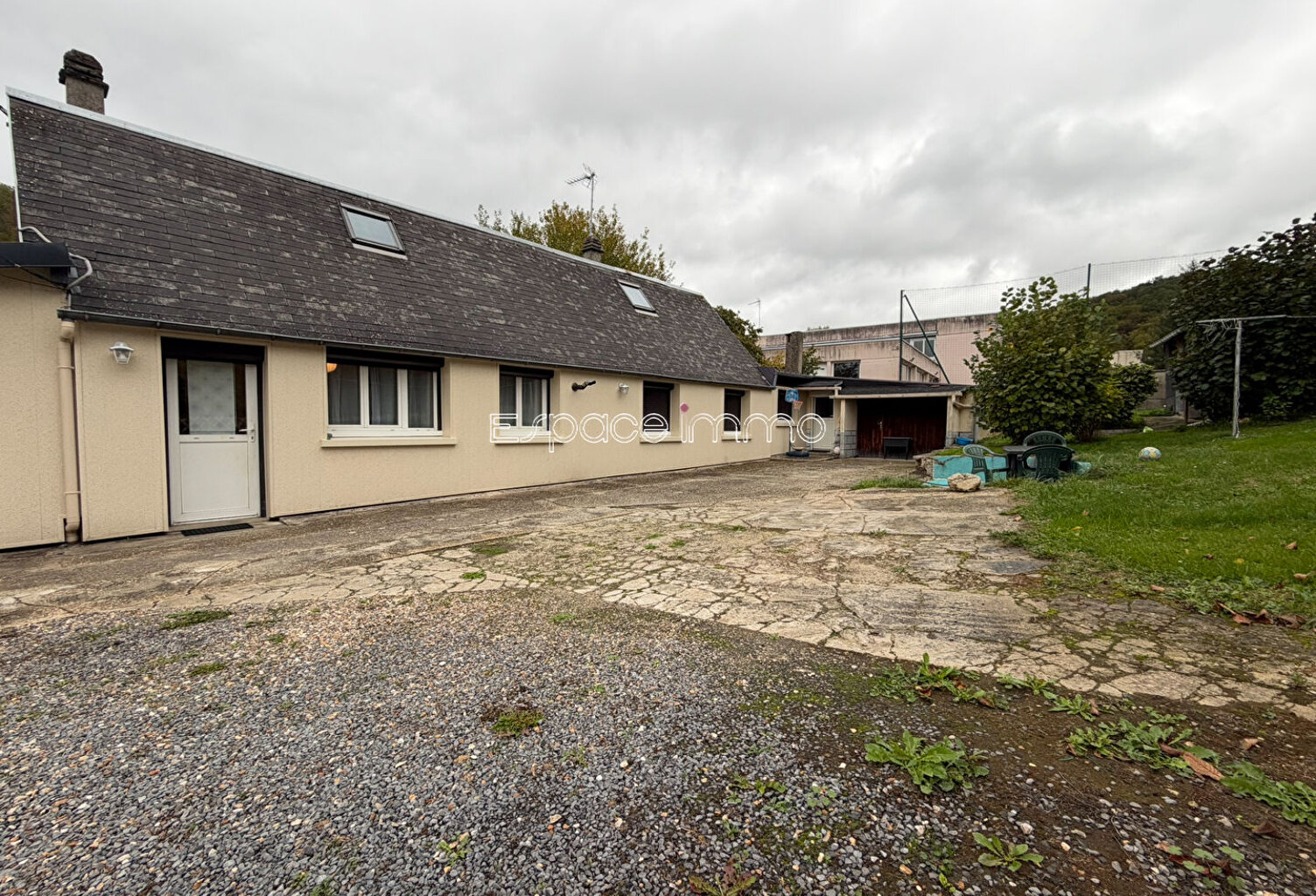 MAISON DE PLAIN PIED - 88 M² - 3 CHAMBRES - GARAGE - JARDIN - LONGS VALLONS - NOTRE DAME DE BONDEVILLE — photo 1