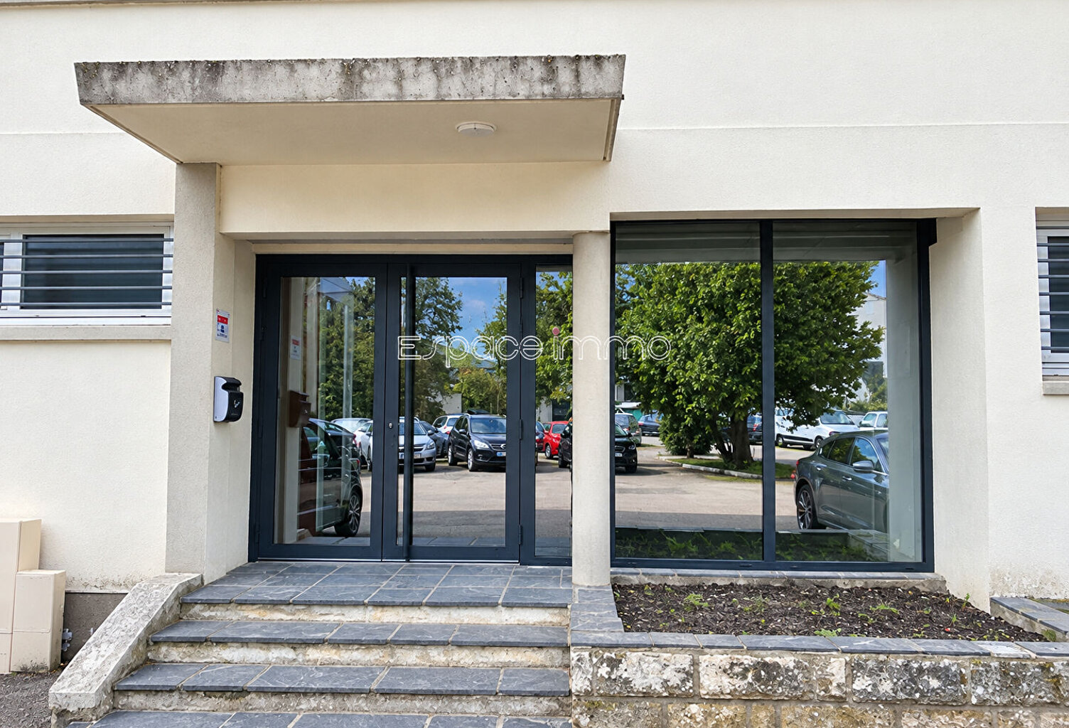 BUREAUX - POLE ENTREPRISE - ACCES POIDS LOURDS - PARKING - LE HOULME - 86 m² — photo 1