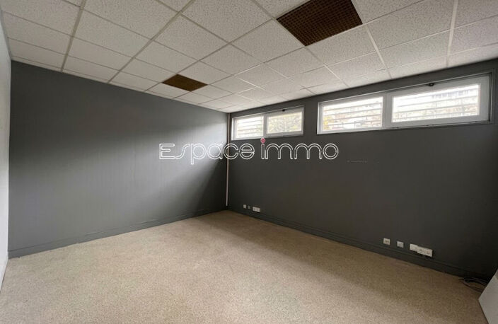 BUREAUX - POLE ENTREPRISE - ACCES POIDS LOURDS - PARKING - LE HOULME - 86 m² — photo 4