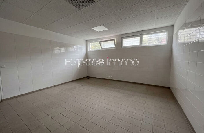 BUREAUX - POLE ENTREPRISE - ACCES POIDS LOURDS - PARKING - LE HOULME - 86 m² — photo 5