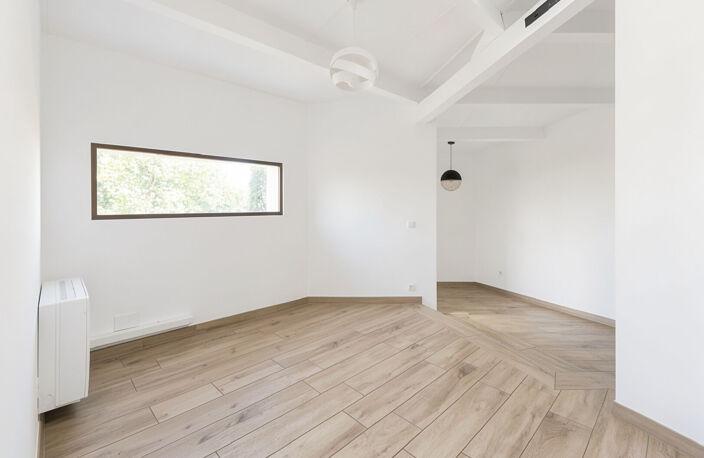 Location Aix nord Celony LC Gestion vous propose une maison de plain pied de 275m² habitables  avec 6 chambres, appartement indépendant,  sur un terrain de 3250m²  avec piscine — photo 5