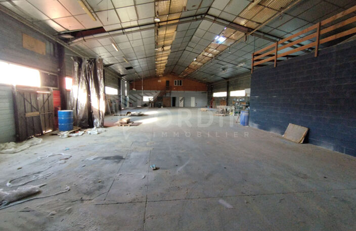 AUXERRE - ZI PLAINE DES ISLES LOCAL D'ACTIVITE DE 1180M² SUR 6000M² DE TERRAIN — photo 2