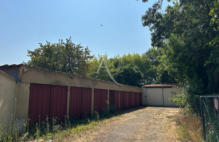ROCHEFORT ? ENSEMBLE IMMOBILIER RARE ? MAISON AVEC PISCINE, LOCAUX COMMERCIAUX ET GARAGES LOUÉS ? FORT POTENTIEL ! — photo 4