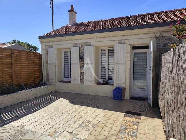 EXCLUSIVITE - Maison Rochefort 2 pièces - proche des commerces. — photo du bien