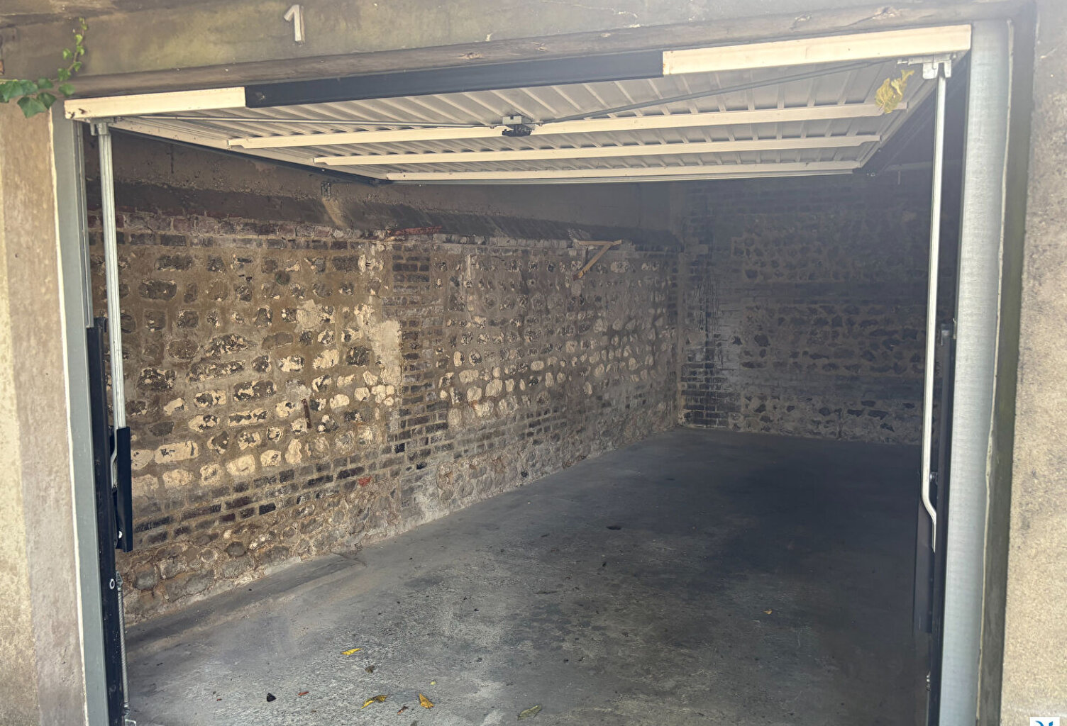 Parking / box Rouen — photo 1