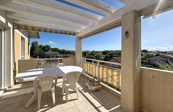 PORT FRÉJUS T3 75 m² avec combles aménagés, terrasses, garage et parking — photo 2