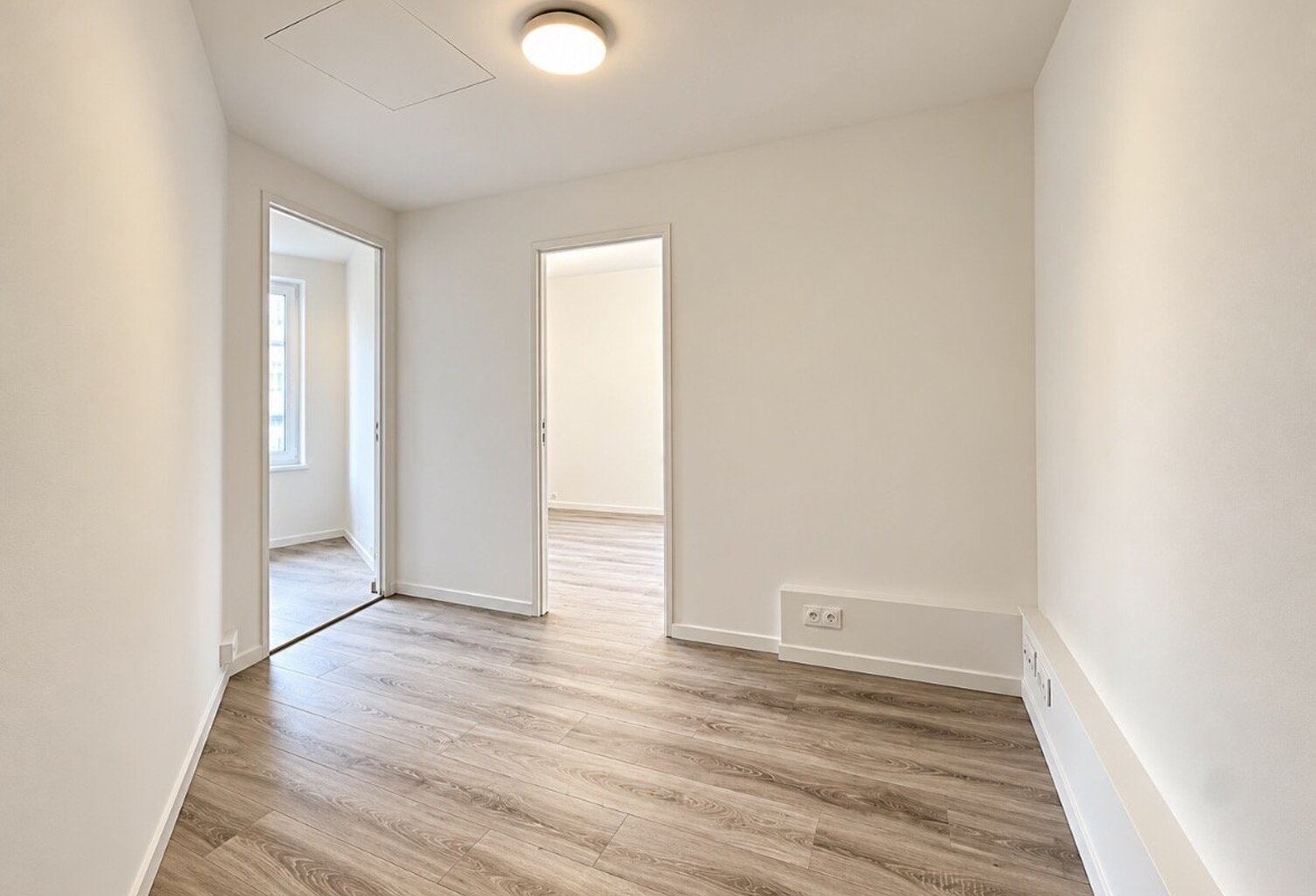 Local commercial — photo 1