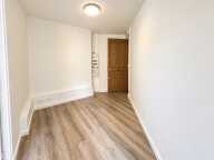 Local commercial — photo 2